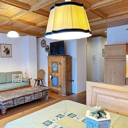 Clara Garden Apartment With Mountain View *